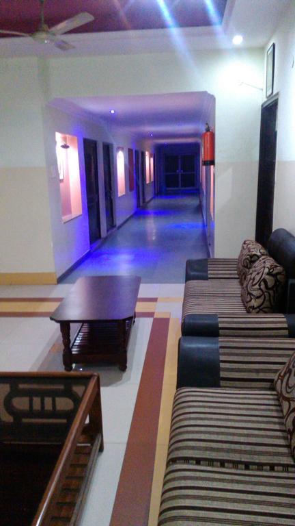 Hotel Kanishka Kánpur Kültér fotó